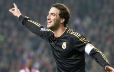 华体会下载_澳洲队连遭双重打击！再添伤兵悬念重重，主帅定夺夜揭晓上场谜团